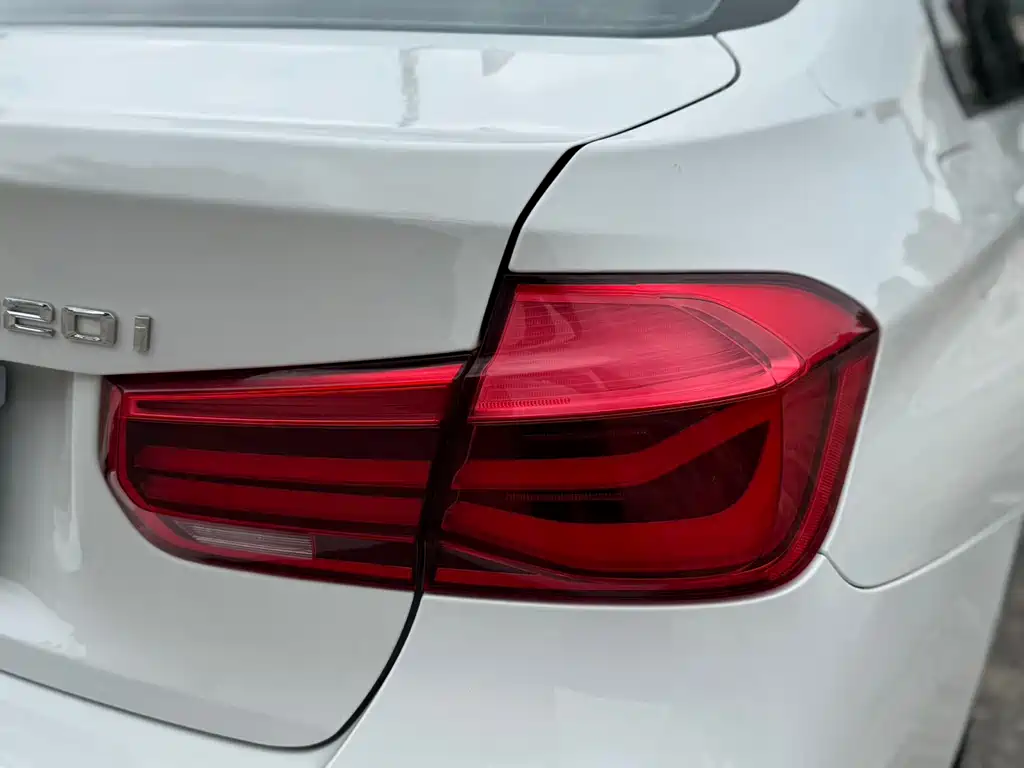 BMW 3 Series — миниатюра 11