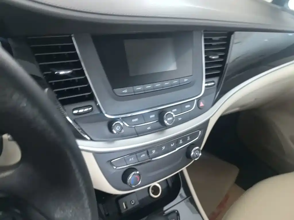 Buick Verano — миниатюра 13