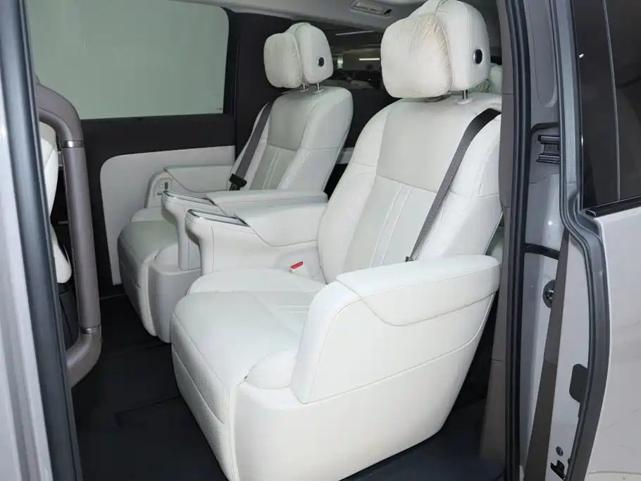 Li Auto Li MEGA — миниатюра 33