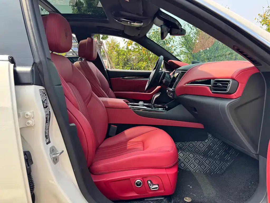 Maserati Levante — миниатюра 7