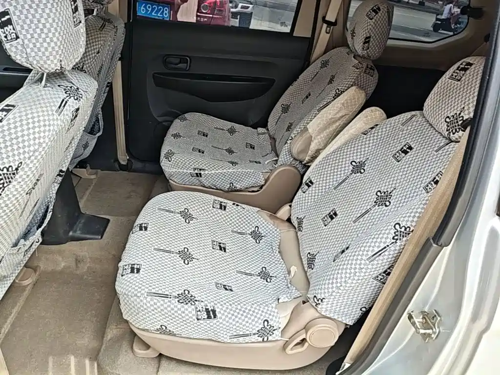 Wuling Hongguang — миниатюра 17