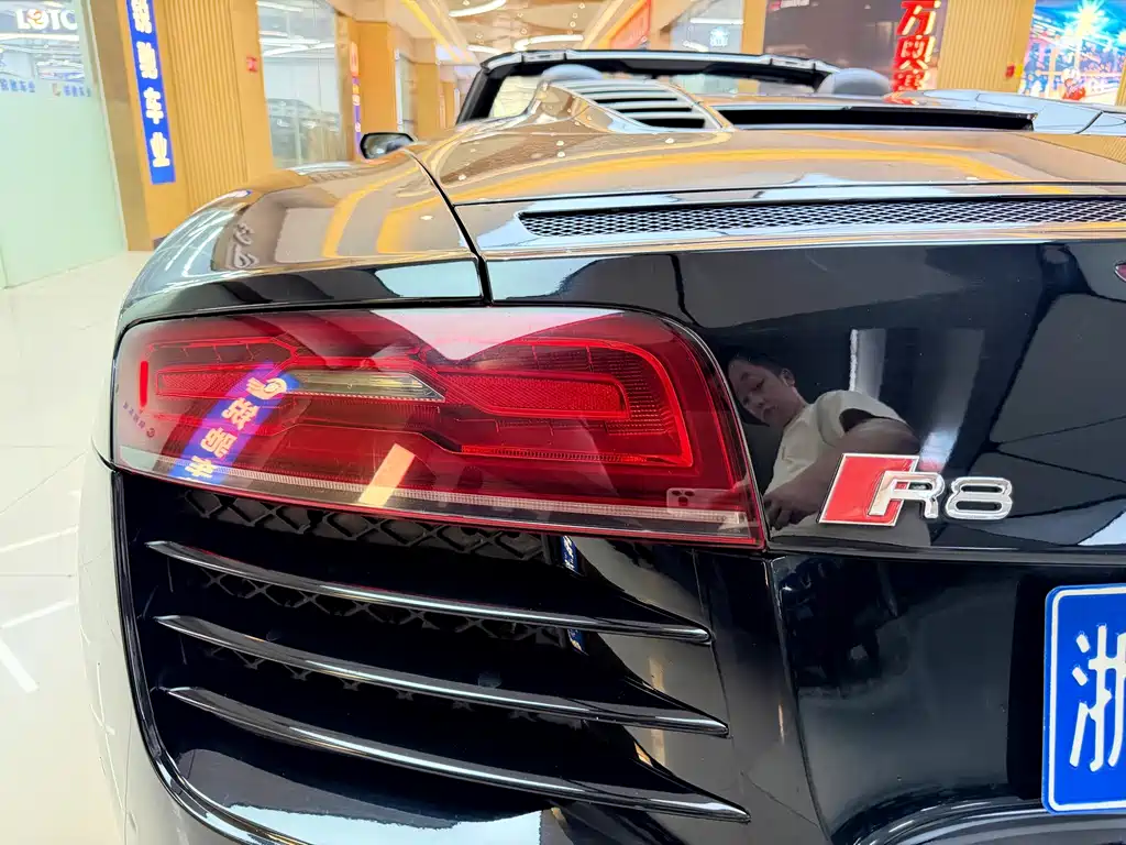 Audi R8 — миниатюра 11