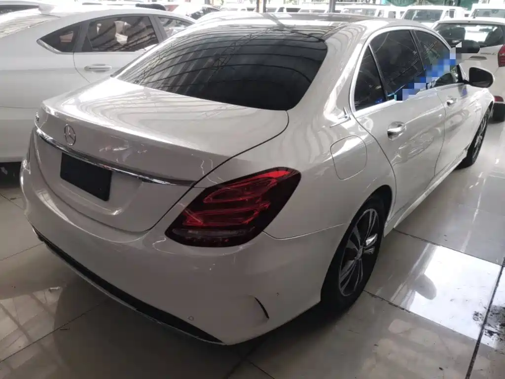 Mercedes-Benz C-Class — миниатюра 7