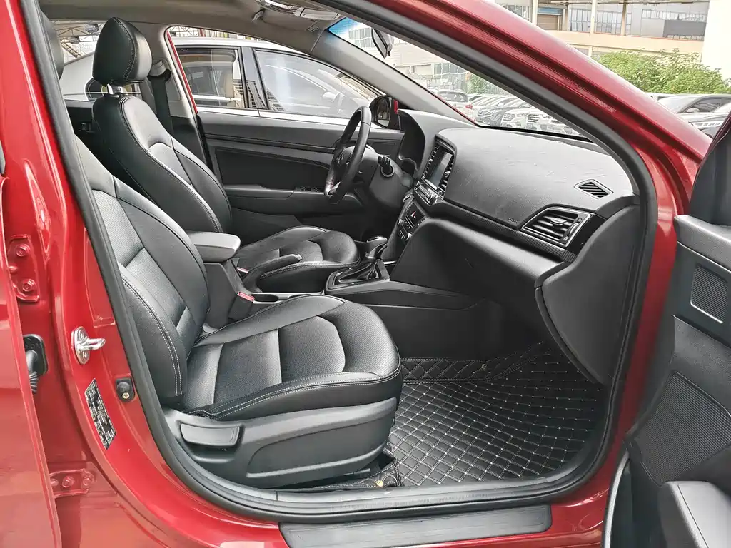 Hyundai Elantra — миниатюра 7