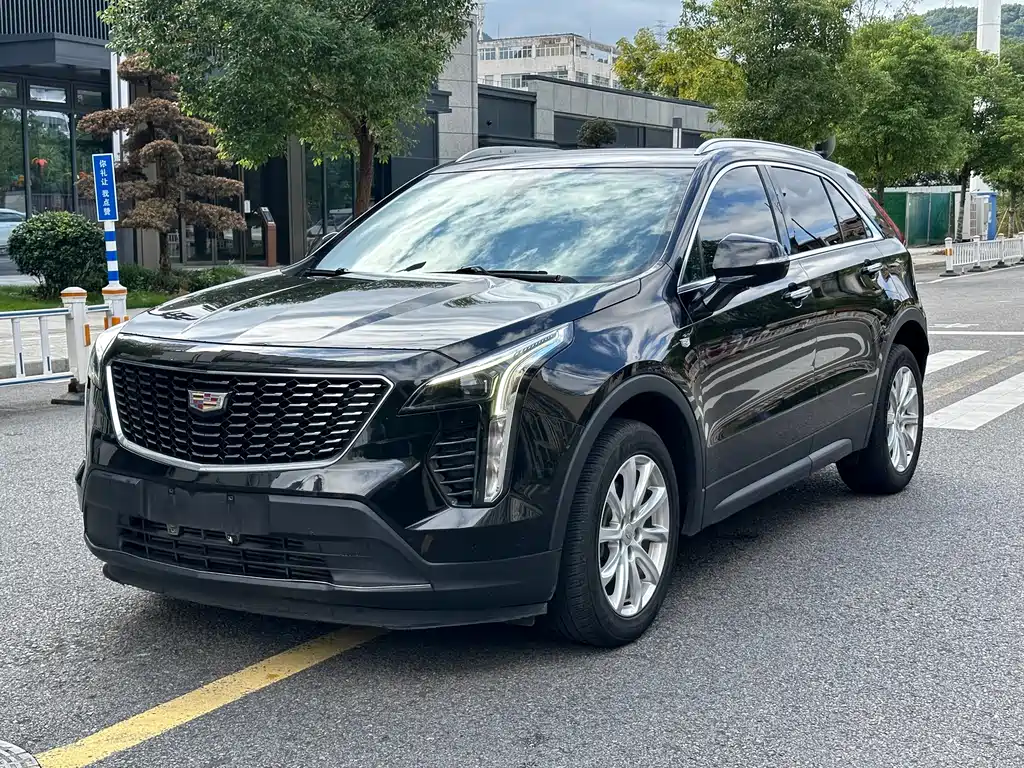 CADILLAC XT4