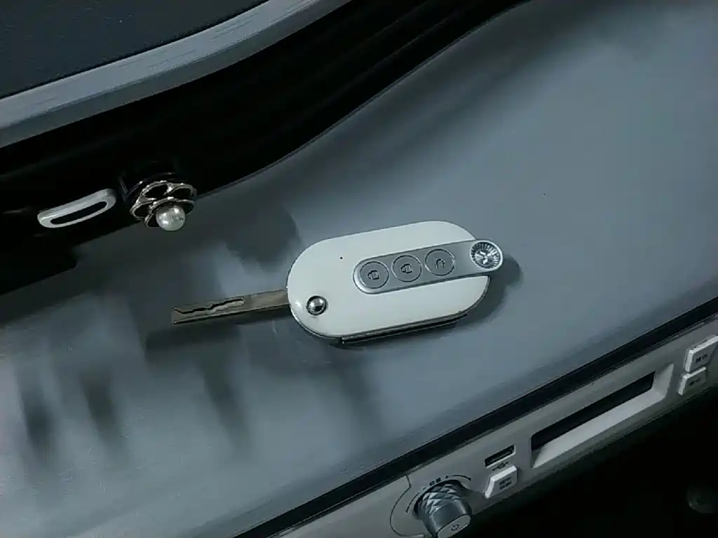 Wuling MINIEV — миниатюра 9