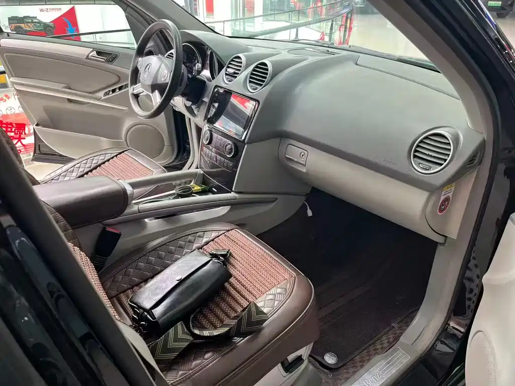 Mercedes-Benz M 2010 ML 300 4MATIC