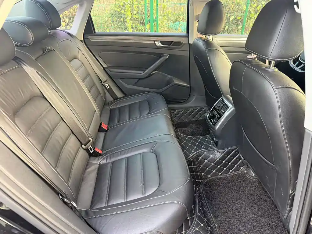 Volkswagen Passat — миниатюра 10