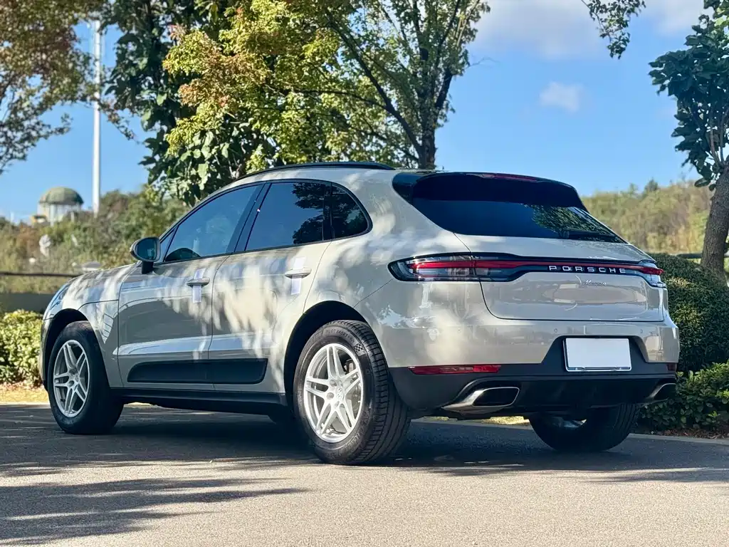 Porsche Macan — миниатюра 7