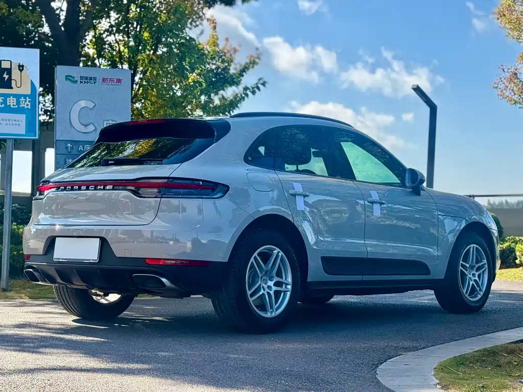 Porsche Macan — миниатюра 9