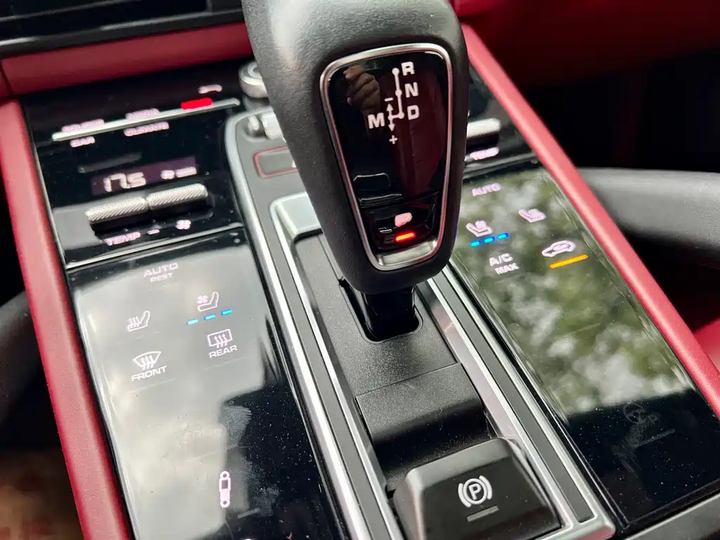 Porsche Cayenne — миниатюра 18