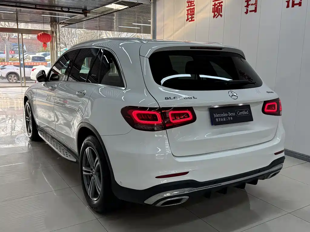 MERCEDES-BENZ GLC