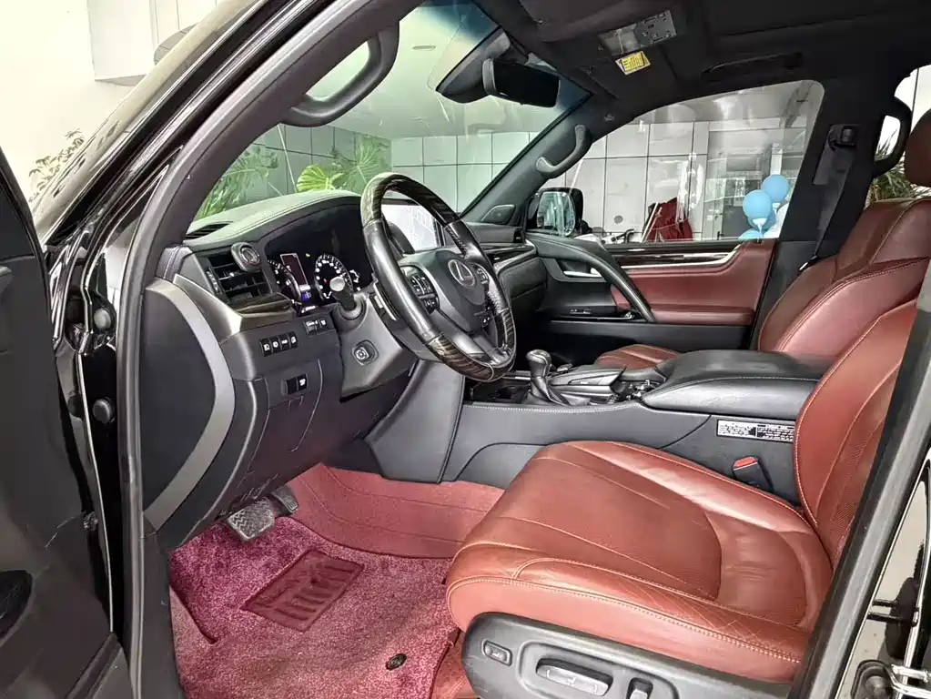 Lexus LX — миниатюра 9