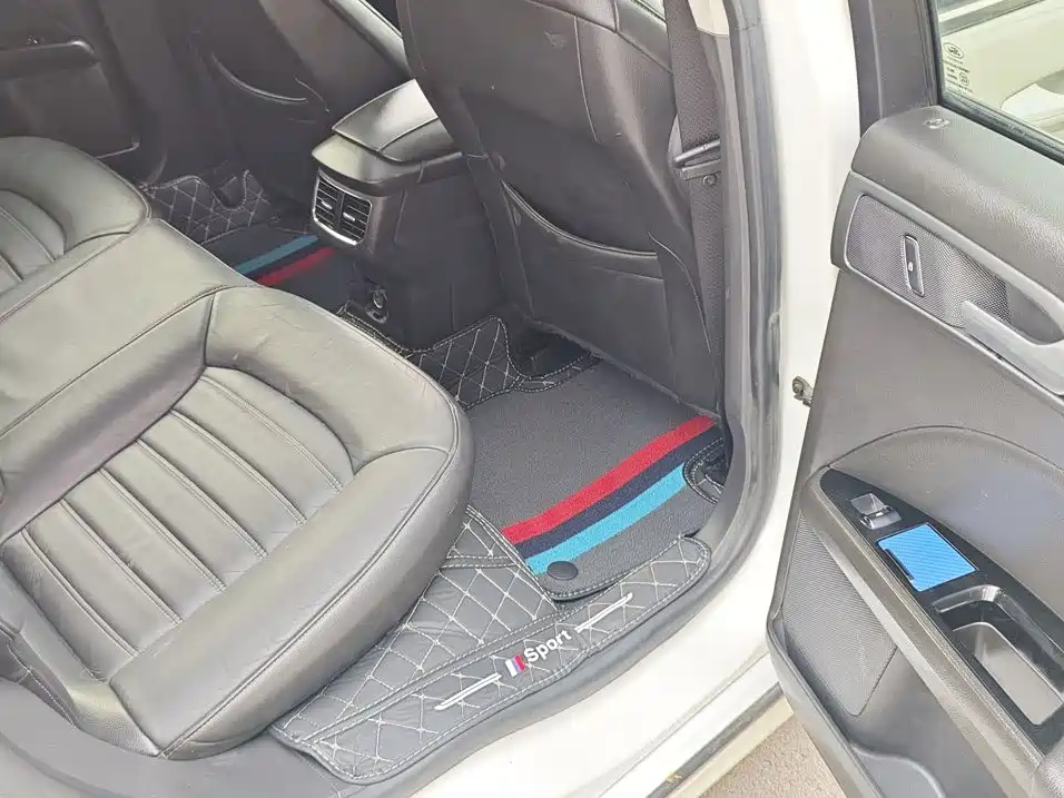 Ford Mondeo — миниатюра 12
