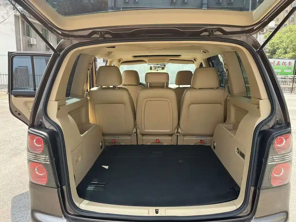 Volkswagen Touran — миниатюра 6