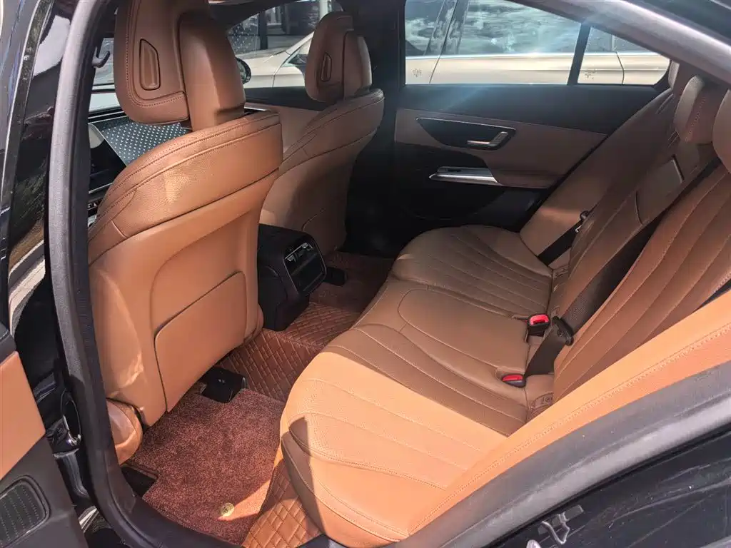 Mercedes-Benz E-Class (Import) — миниатюра 5