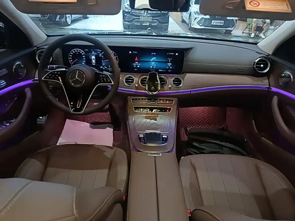 Mercedes-Benz E-Class — миниатюра 10