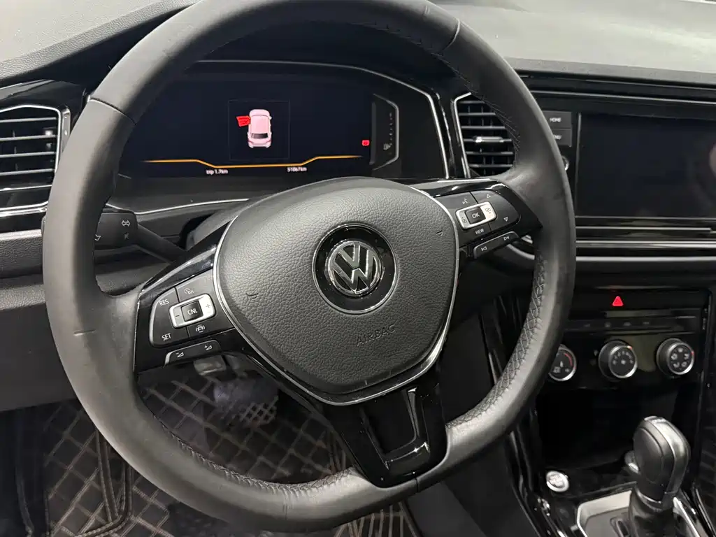 Volkswagen T-Roc — миниатюра 6
