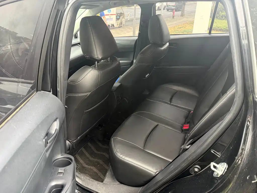 Toyota Corolla Cross — миниатюра 13