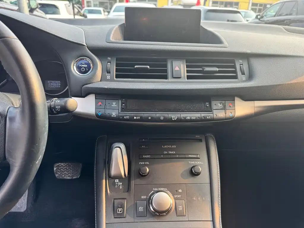 Lexus CT — миниатюра 7
