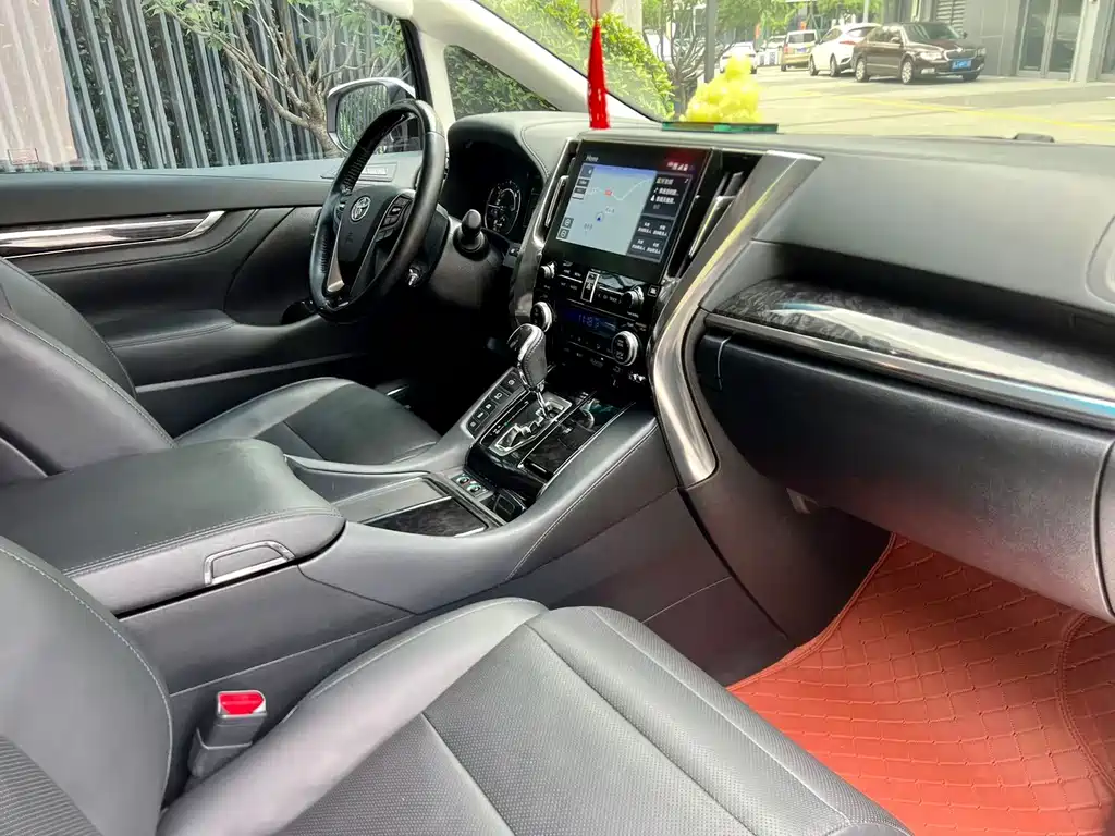 Toyota Vellfire 2020 2.5L HV Luxury