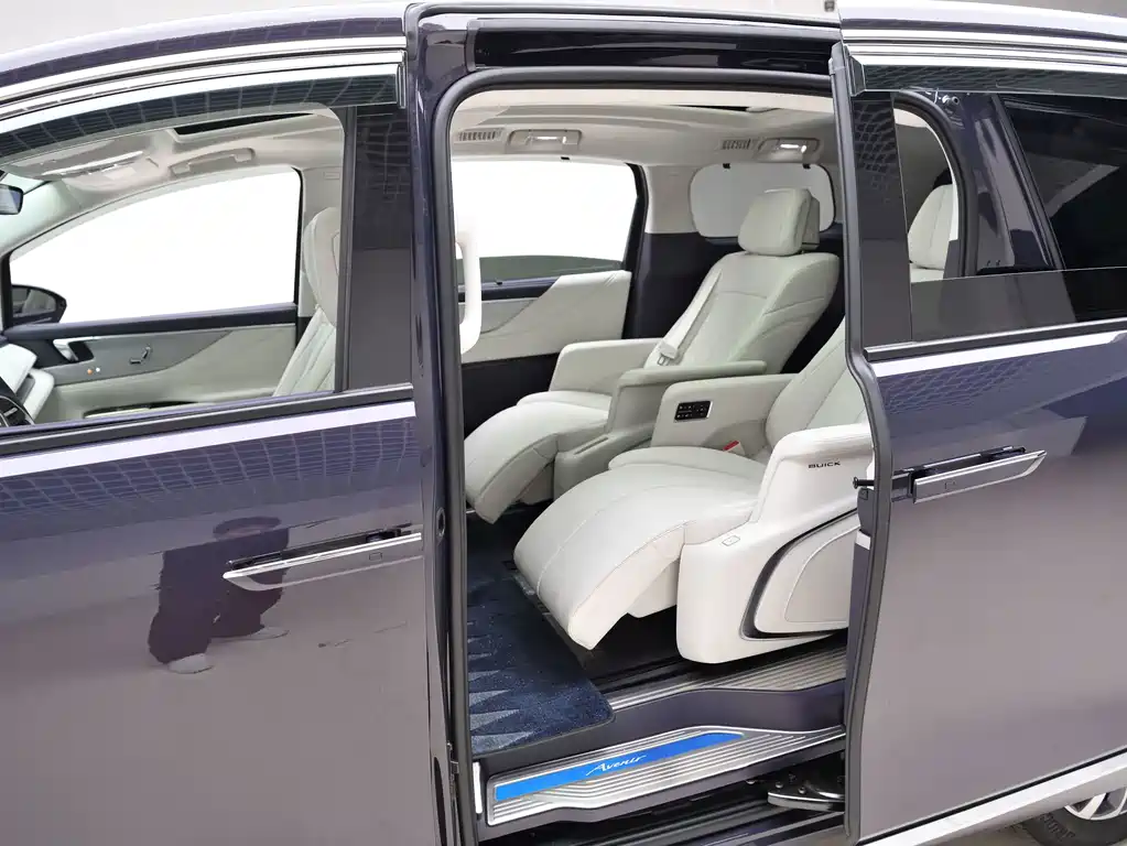 Buick GL8 Hybrid — миниатюра 12