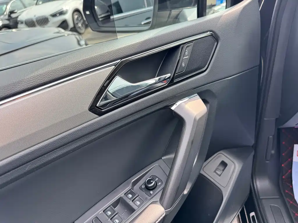 Volkswagen Tiguan L — миниатюра 4