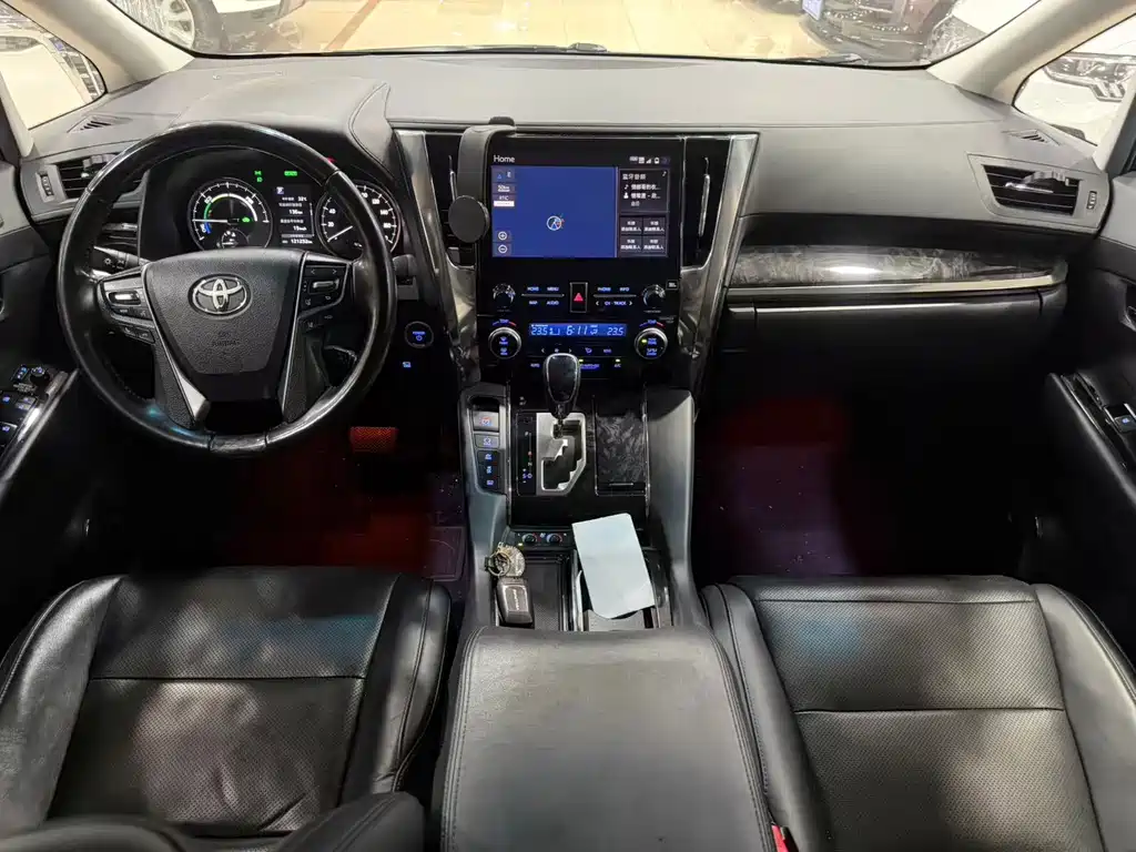 Toyota Vellfire — миниатюра 5