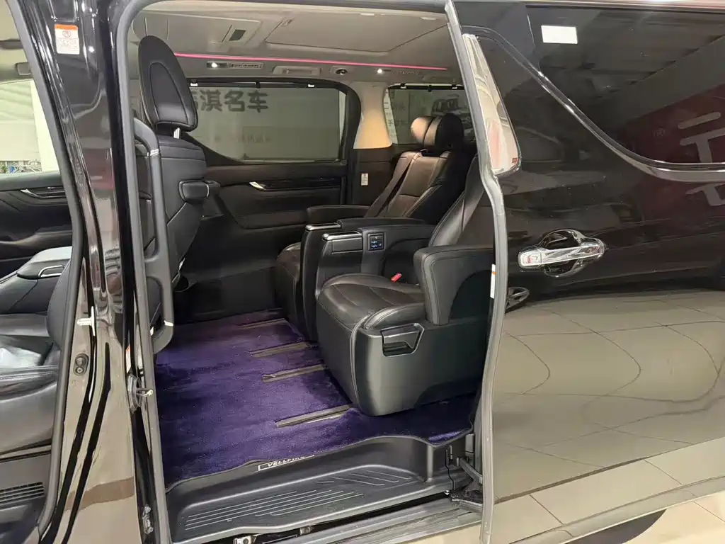 Toyota Vellfire — миниатюра 11
