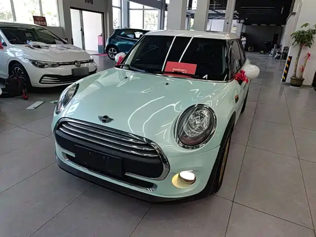 2016 MINI Cabrio