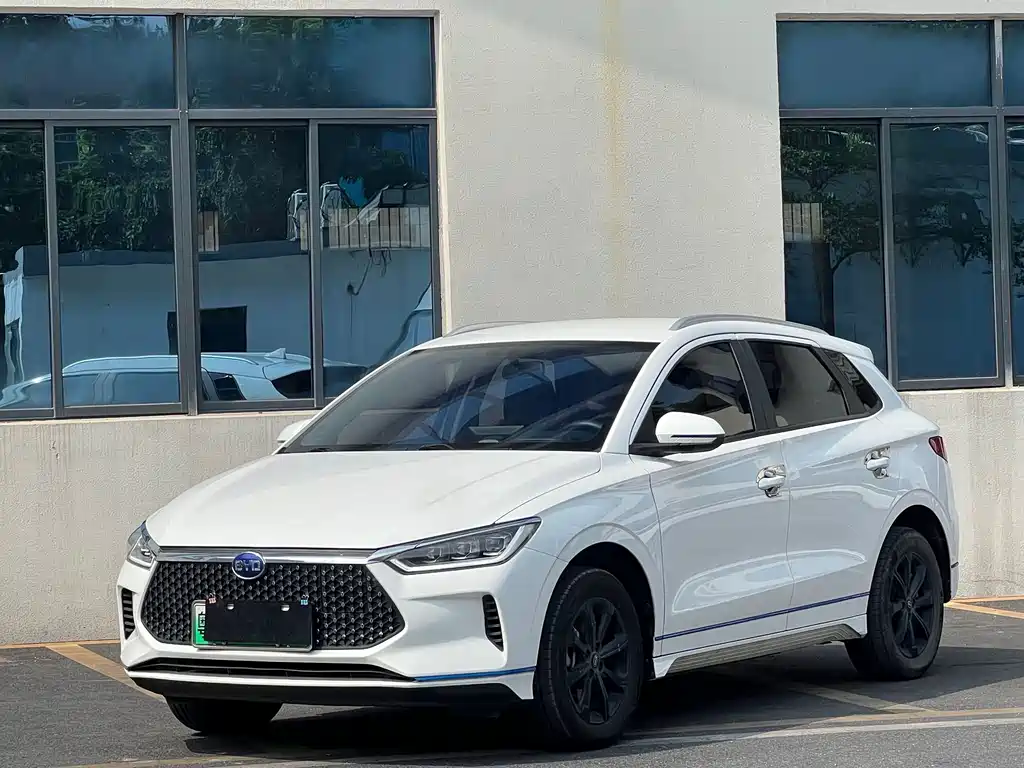 BYD e2