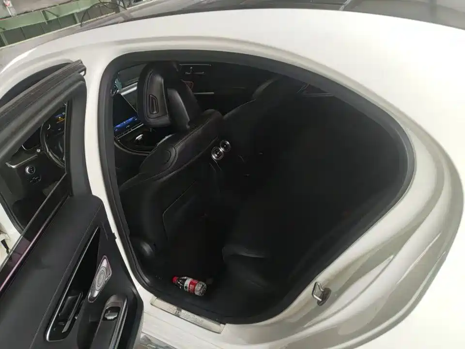 Mercedes-Benz C-Class — миниатюра 6