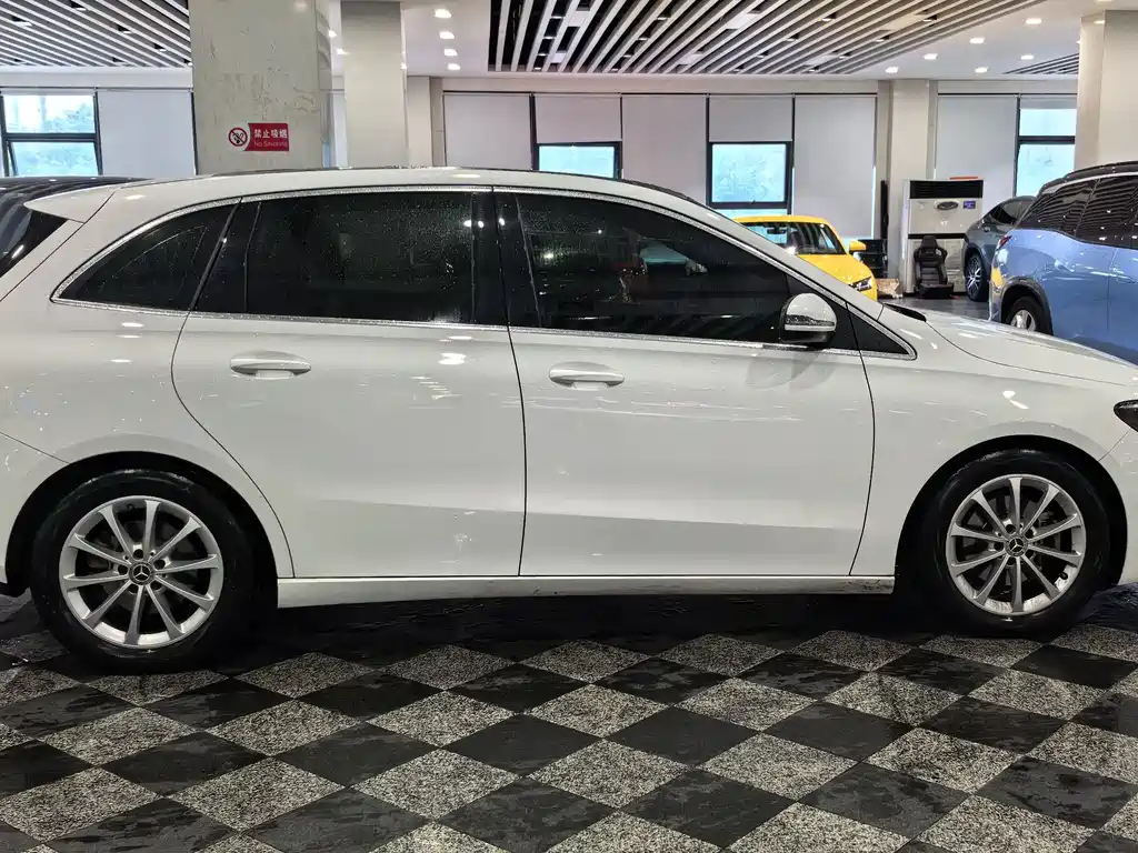 Mercedes-Benz B-Class — миниатюра 5