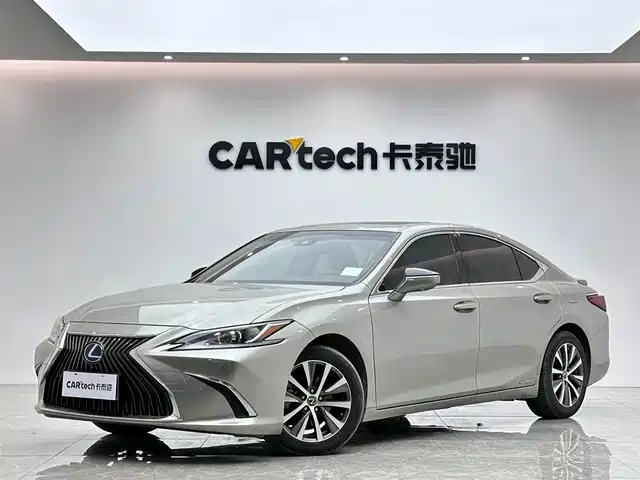 LEXUS ES 2018