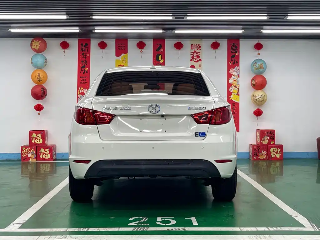 BAIC New Energy EU — миниатюра 6