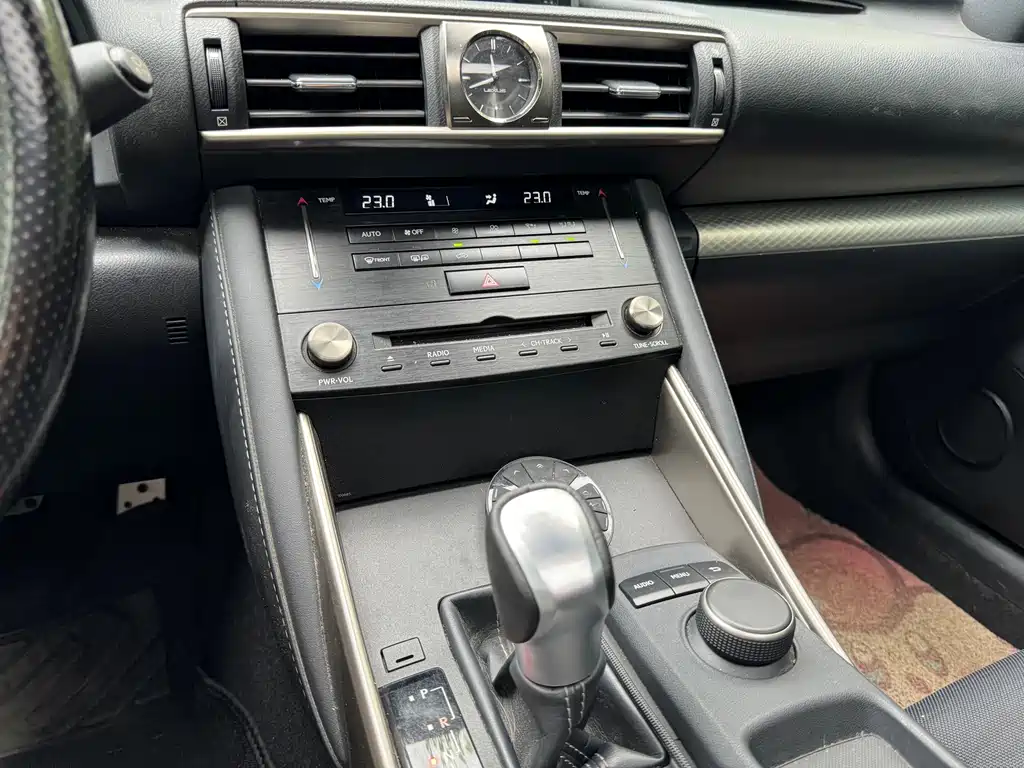 Lexus IS 2017 300 F SPORT