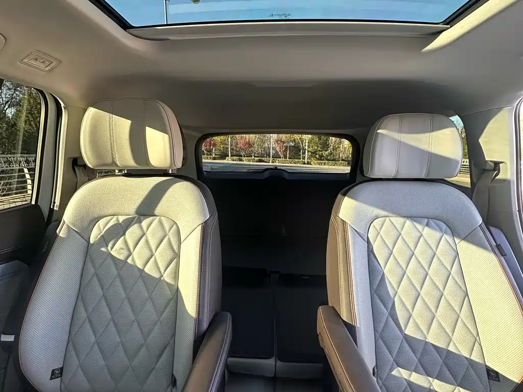 Volkswagen Viloran 2022 530TSI Flagship Pro 6 мест