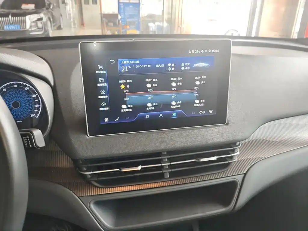 Hongqi Hongqi E-QM5 — миниатюра 13