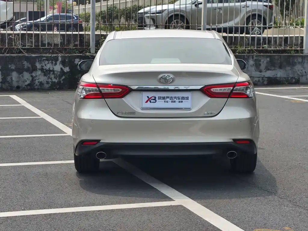 Toyota Camry — миниатюра 7