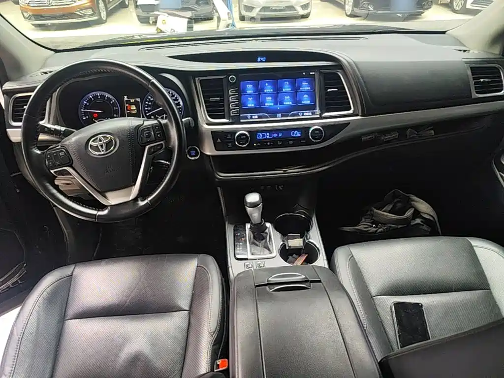 Toyota Highlander — миниатюра 10