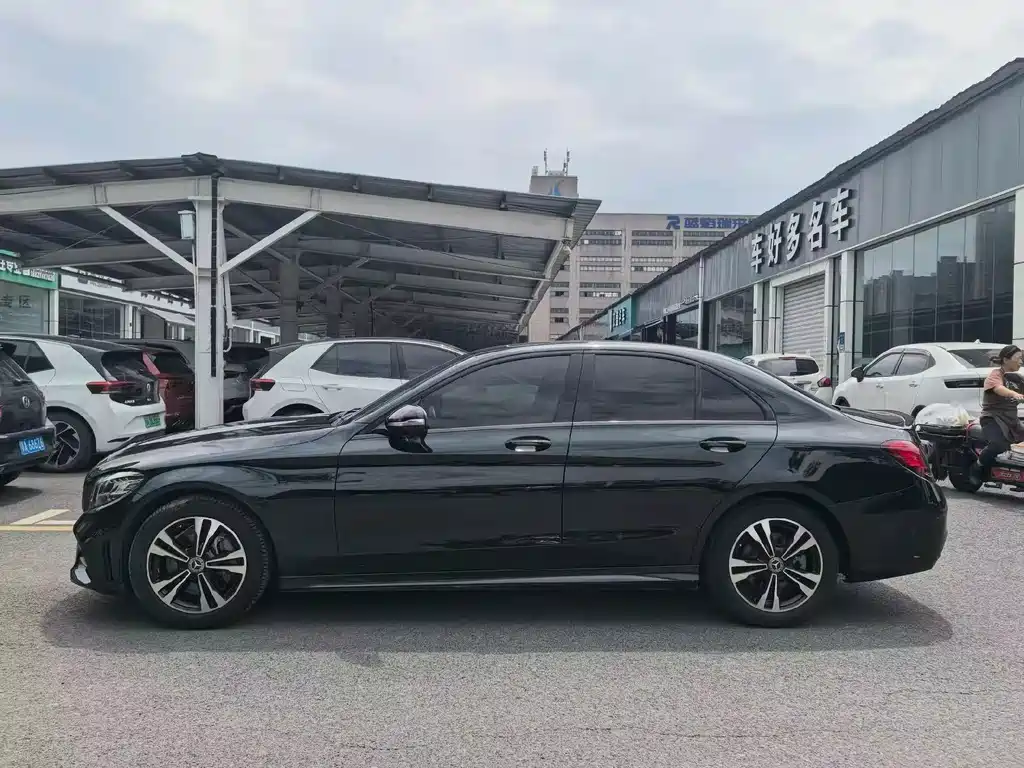 Mercedes-Benz C-Class — миниатюра 3