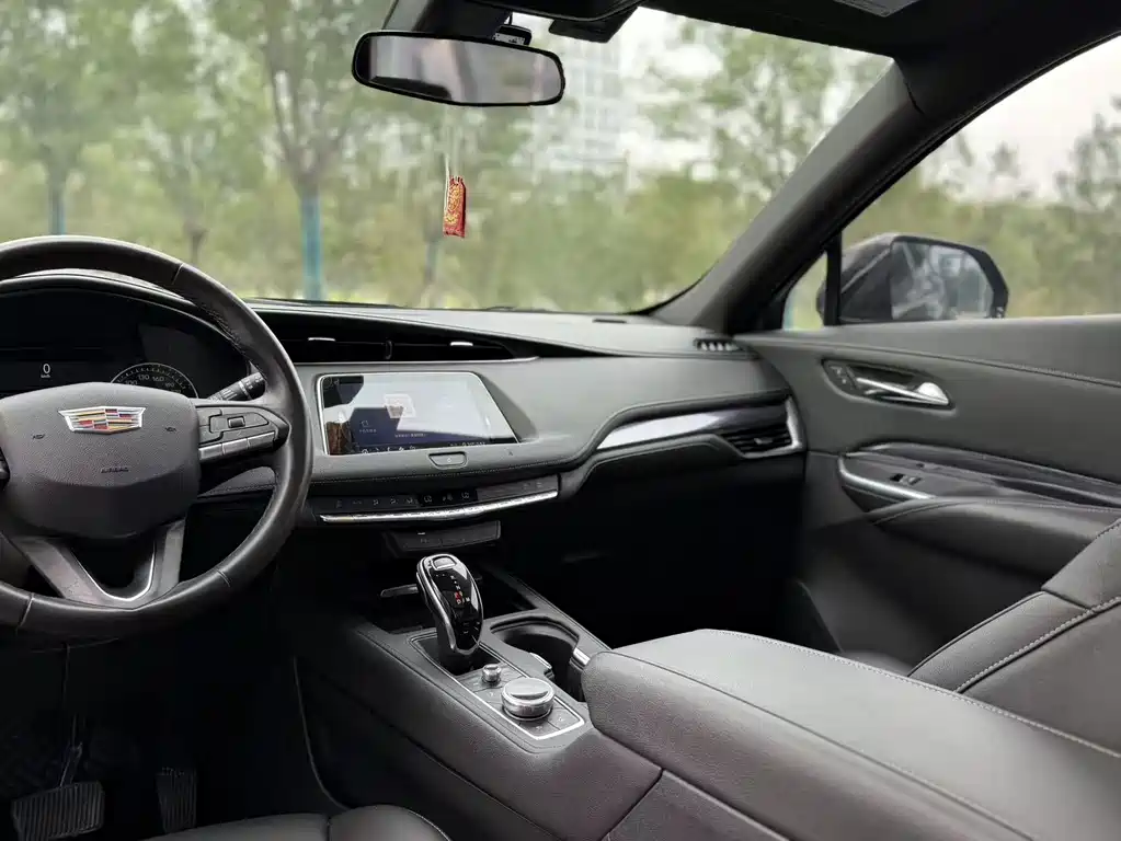Cadillac XT4 — миниатюра 12