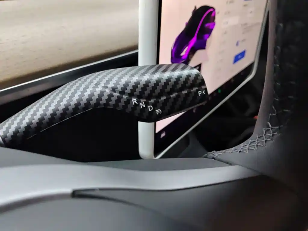 Tesla Model 3 — миниатюра 14