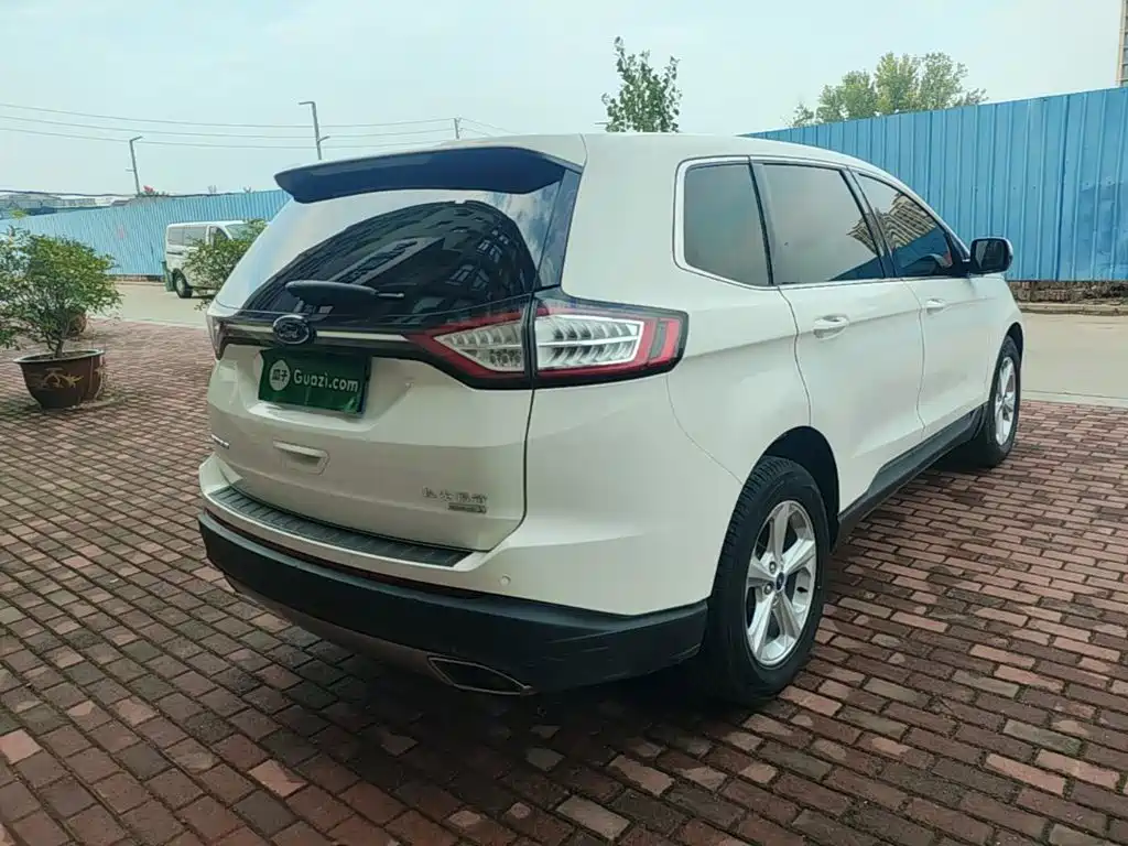 Ford Edge — миниатюра 7