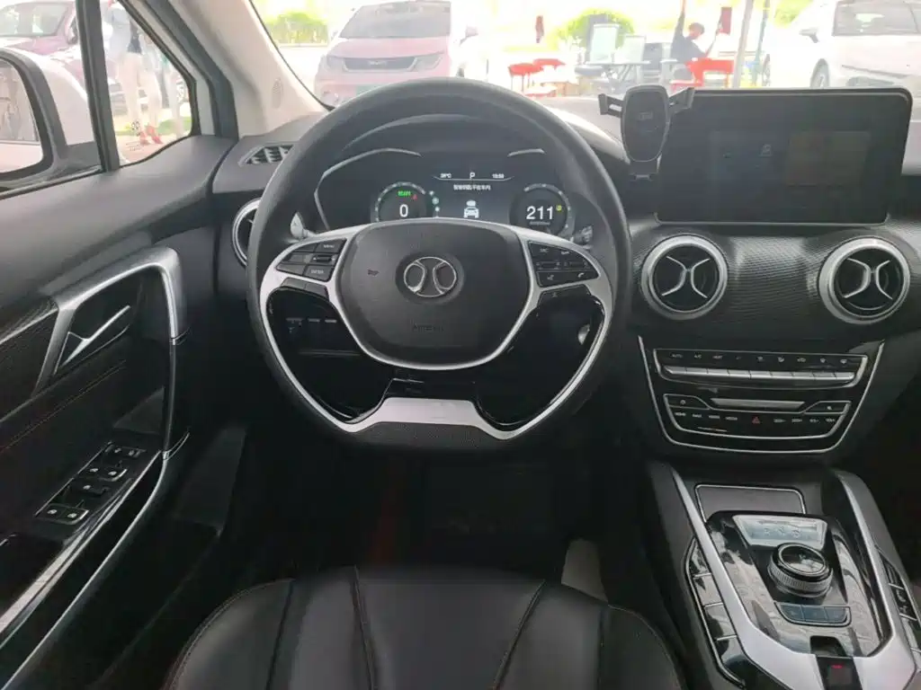 BAIC EU5 — миниатюра 11