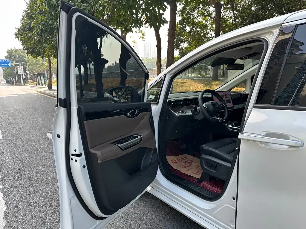 GAC TRUMPCHI E8 NEW ENERGY