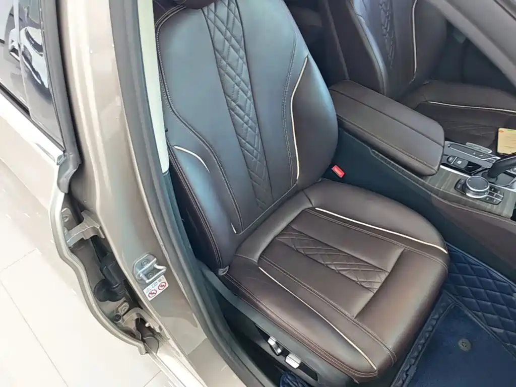 BMW 5 Series — миниатюра 25