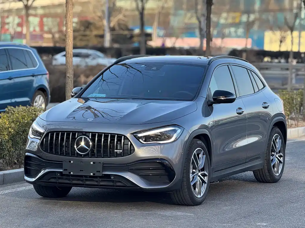 MERCEDES-BENZ GLA AMG