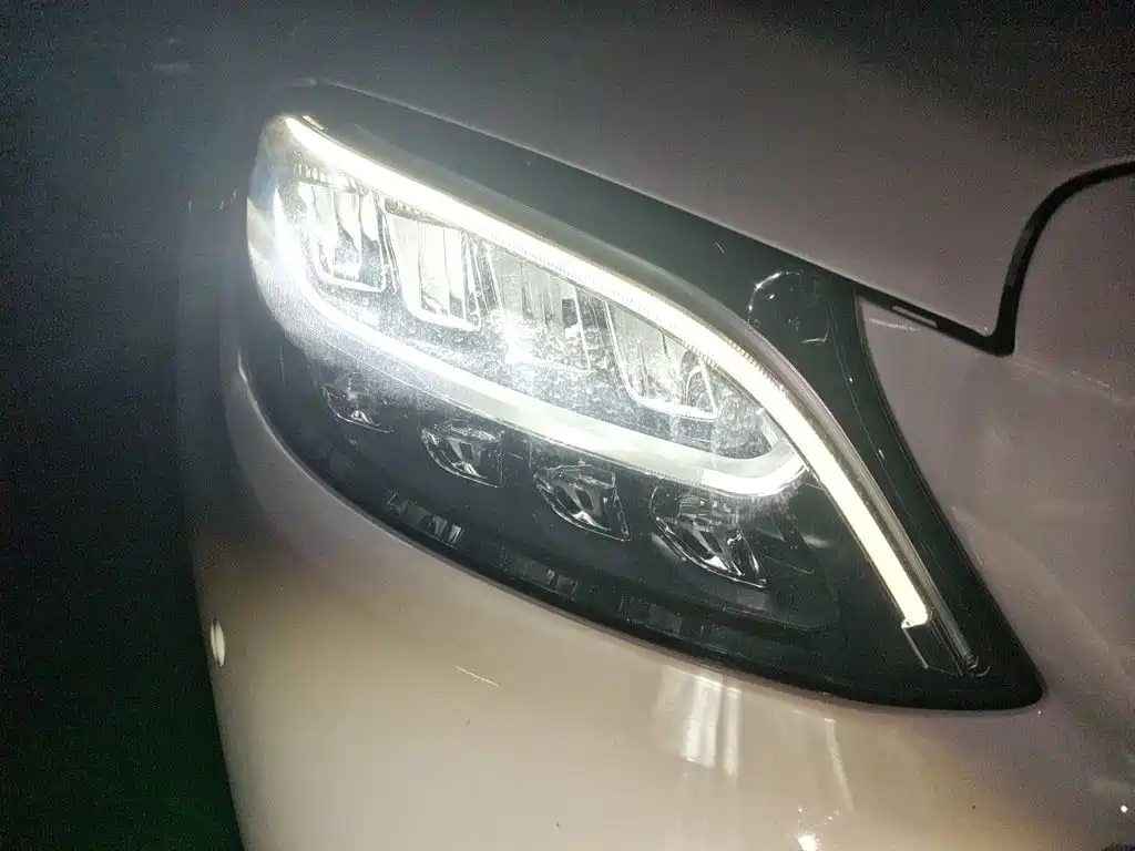 Mercedes-Benz C-Class — миниатюра 7