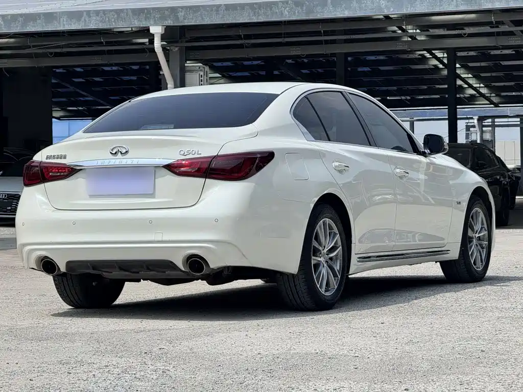 Infiniti Q50L — миниатюра 7